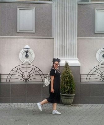 Как сделать ушки из волос на голове: кошачья прическа, Микки Мауса своими руками, как выполнить из коротких волос девочке, кому подходит, варианты укладки и фиксации, плюсы и минусы, примеры знаменитостей